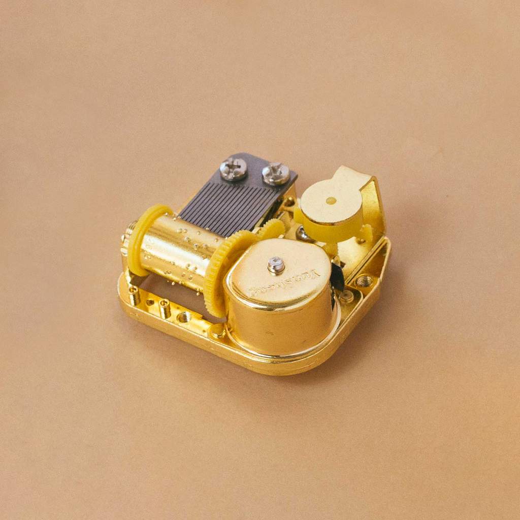 18 notes Wind-up music box mechanism